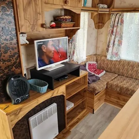 D004 Mobile Home Avec Terrasse Dans Un Camping 3 Etoiles Appartement *