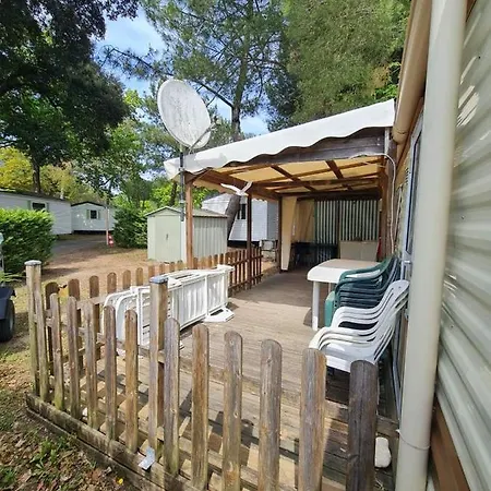 D004 Mobile Home Avec Terrasse Dans Un Camping 3 Etoiles * La Tremblade